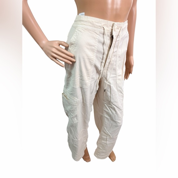 American Eagle Dreamy Drape Super High Waisted Baggy Wide-Leg Cargo Pants - Picture 3 of 8